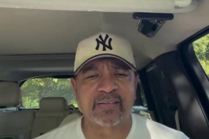 NBA季前赛独行侠vs火箭直播回放在线观看_NBA季前赛独行侠vs火箭比赛直播_NBA季前赛独行侠vs火箭高清回放马克·杰克逊分享近期趣事：球迷问我懂篮球吗？